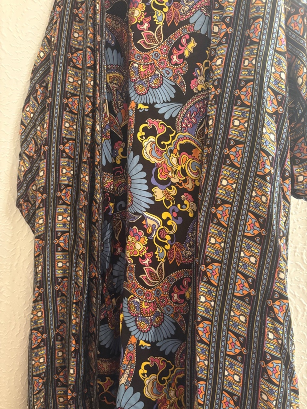 Haute Hippie Black Floral Paisley Kimono Reversible size Large NWTS - Picture 2 of 11